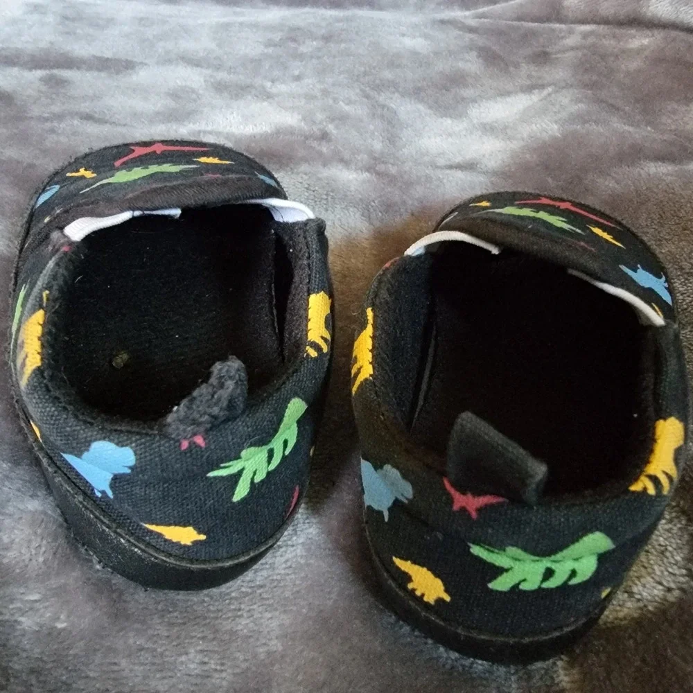 Dinosaur Slip On Crib Shoes Baby Size 3 Black Fair Condition Canvas Sneakers